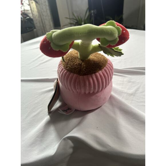 Greenhouse by Russ Strawberry Plant Watering Can Plush Toy Pink NWT - Picture 5 of 7